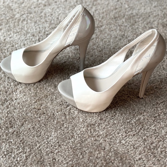 Aldo Shoes - 40 / 9.5 | Cream and Taupe Open Toe Pump "Aldo"